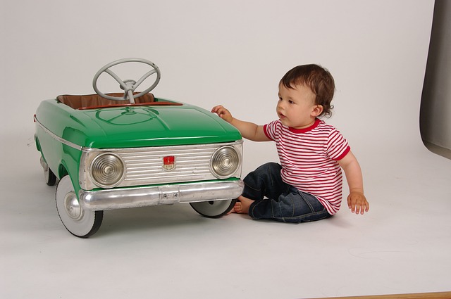 De ultieme gids voor het kopen van een kinderauto: waar let je op?